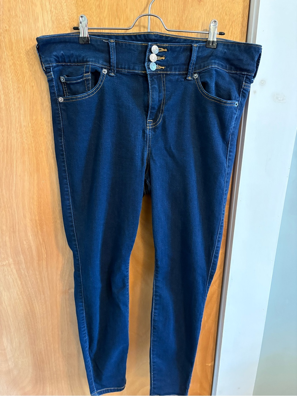 Torrid Dark Blue Jeggings Size 16s NEVER WORN!